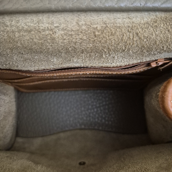 Dooney And Bourke Tan Pebbled Leather Top Handle Handbag - Picture 11 of 15